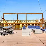 Carondelet Street Penthouse Close To City Attractions
