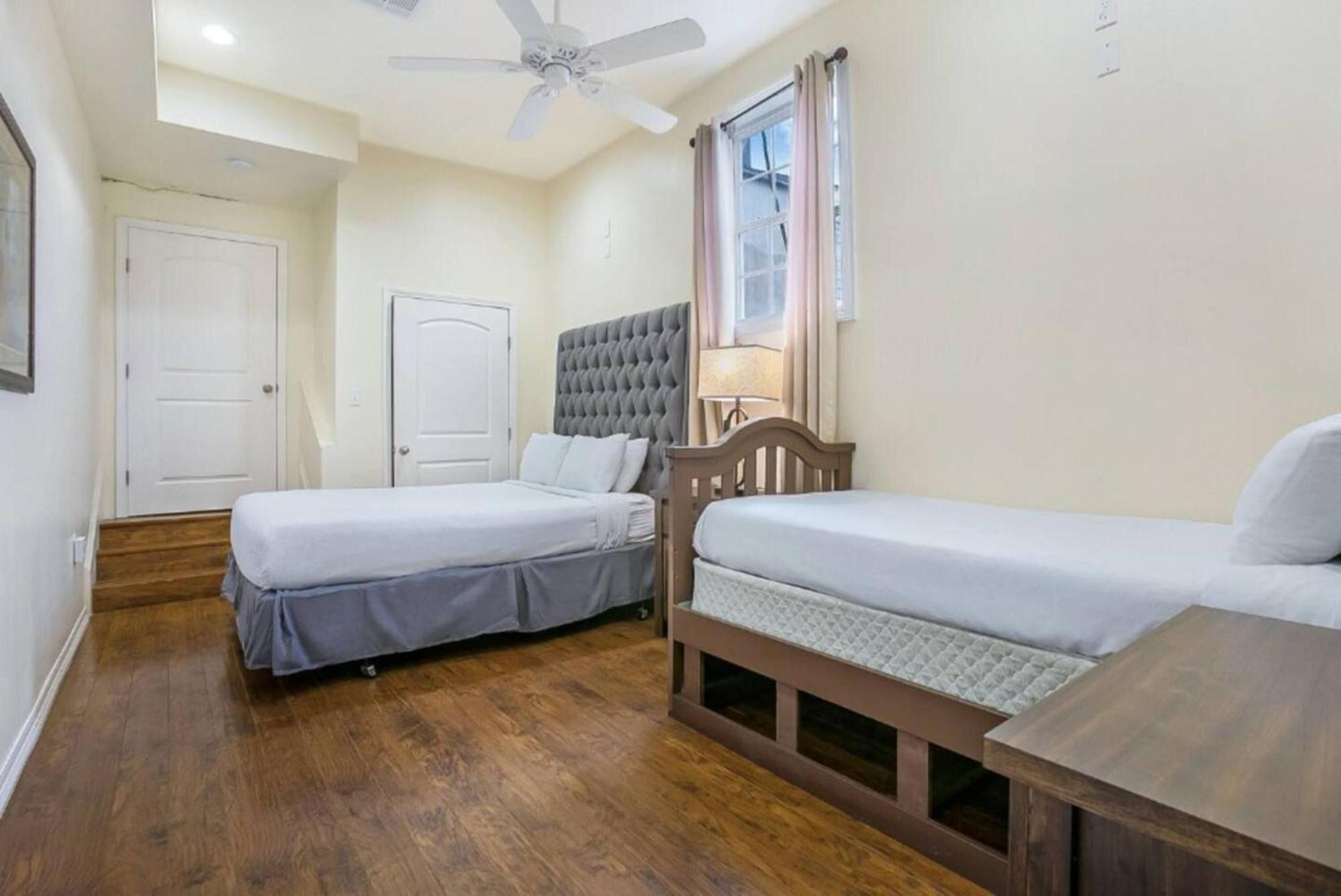 Carondelet Street Penthouse Close To Attractions * New Orleans