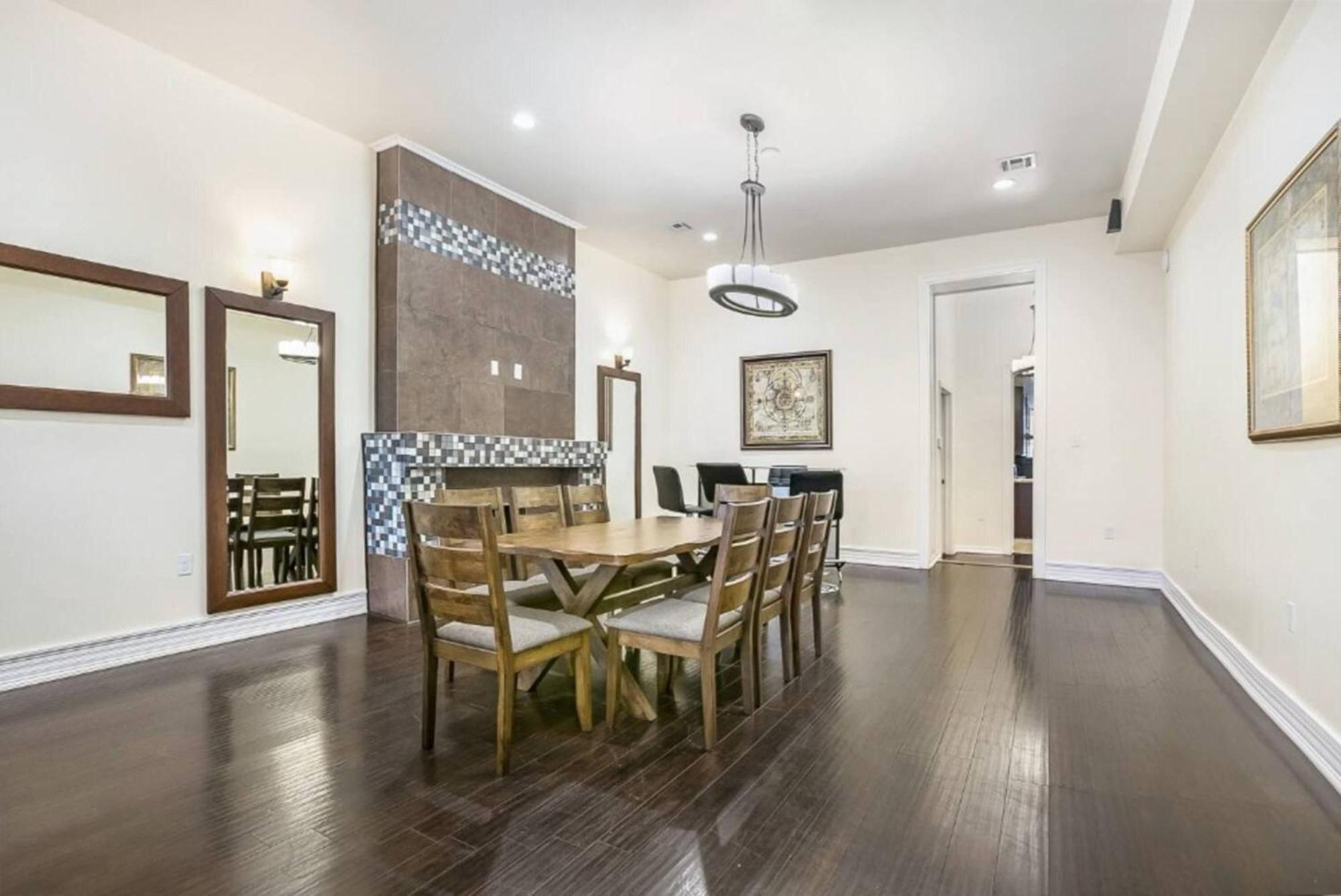 Carondelet Street Penthouse Close To Attractions *